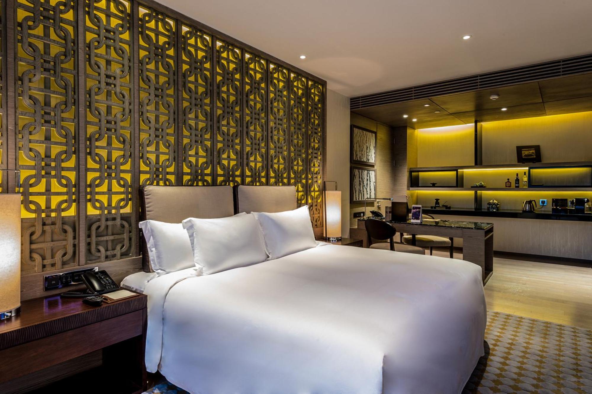 Banyan Tree Shanghai On The Bund Exterior photo