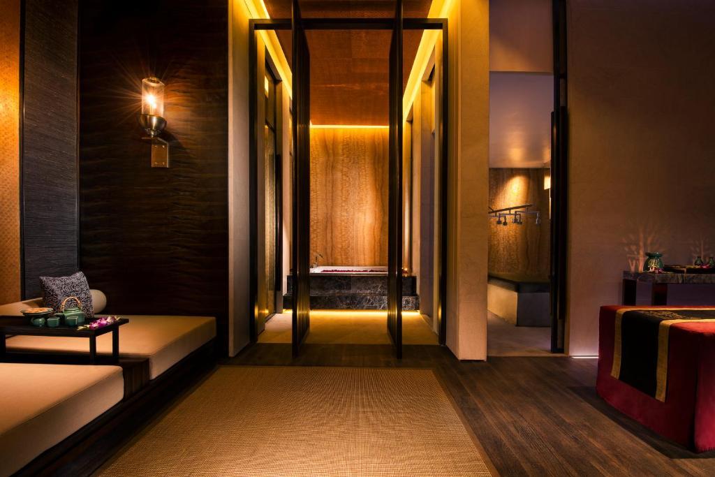 Banyan Tree Shanghai On The Bund Exterior photo